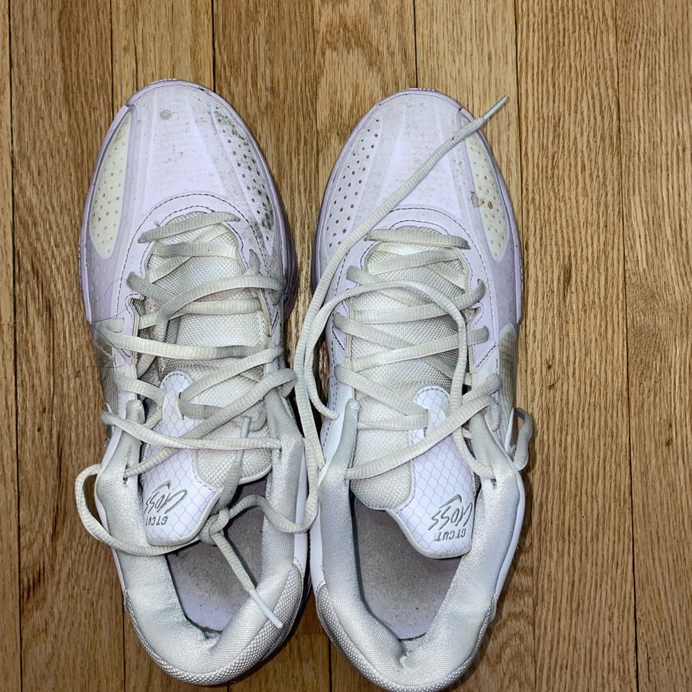 Nike White Kyrie 7 Basketball Shoes, Size 9 USA